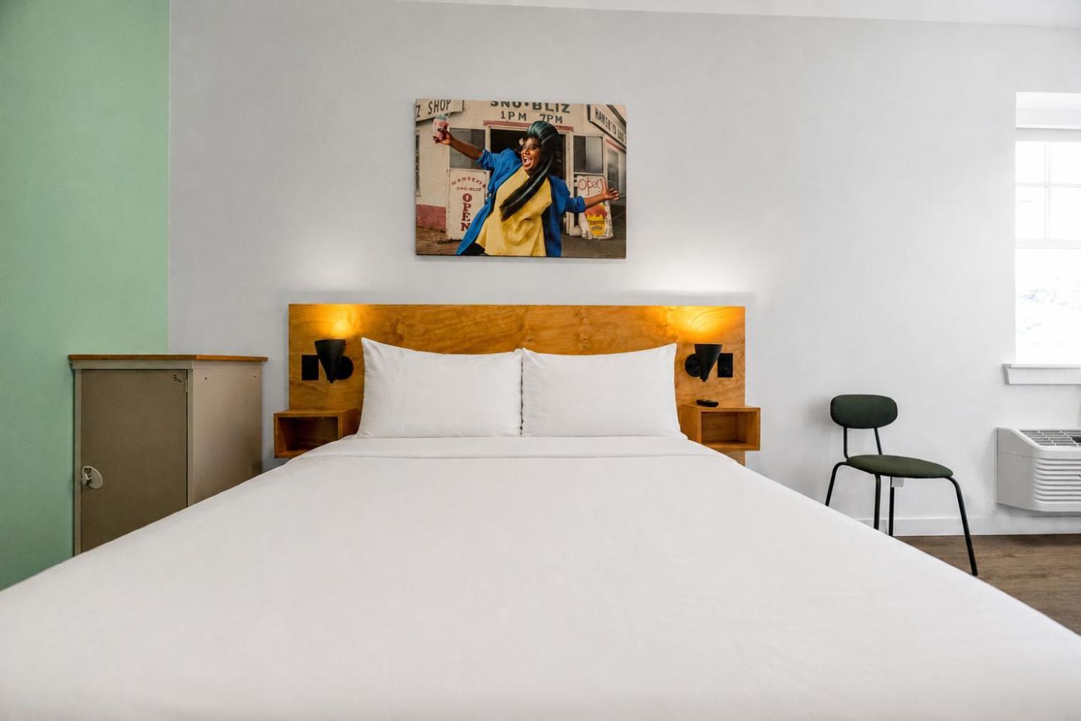 Queen Room
